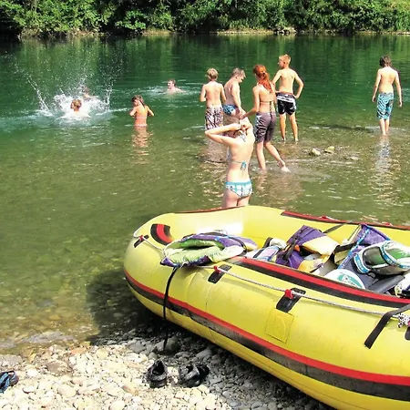 4 Bedroom Lovely In Kostel Semesterbostad *