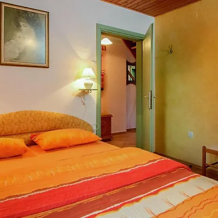 Amazing Home In Kostel With Wifi * Vrh pri Fari