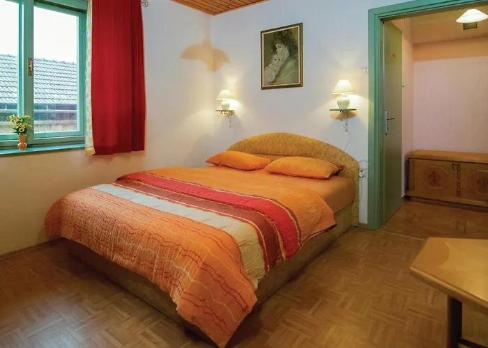 4 Bedroom Lovely In Kostel * Vrh pri Fari